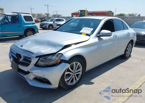 2018 Mercedes-Benz C 300 4Matic из США, поврежденный, VIN 55SWF4KB7JU270214